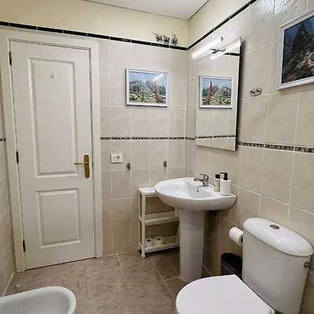 Cozy Beachfront Flat With Pool & Panoramic Sea View Terrace 圣地亚哥港